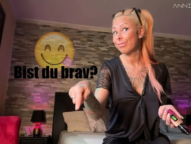 Vorschau aus Muschi: Ich liebe es, mit notgeilen Wixxern wie DIR zu spielen *G*